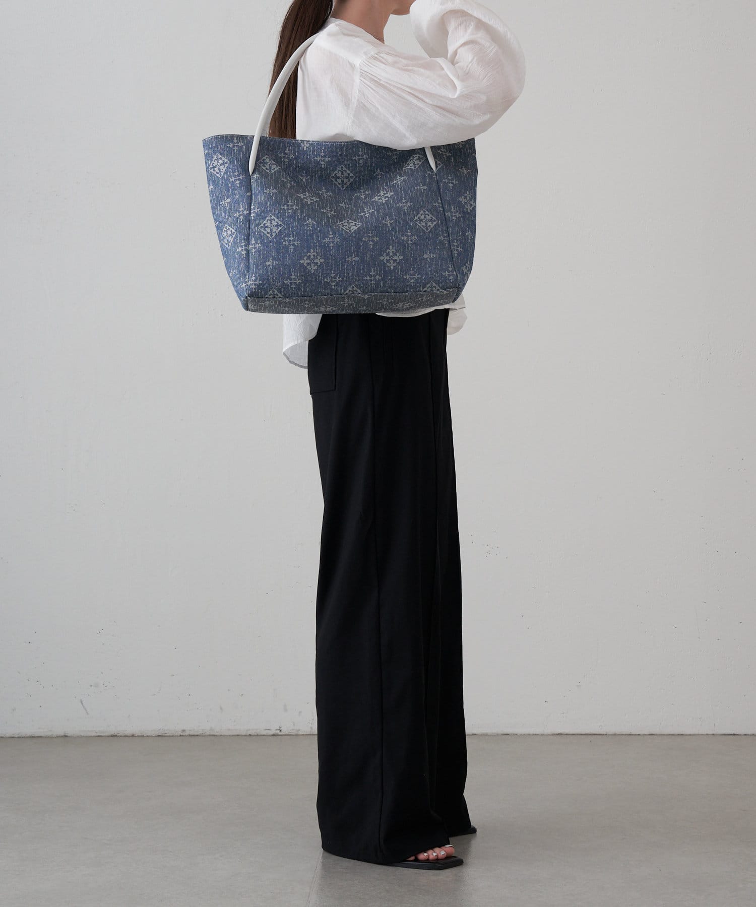 *4-6 WEEKS* (254) LIMITED EDITION Russet [Denim jacquard] Simple tote bag Indigo
